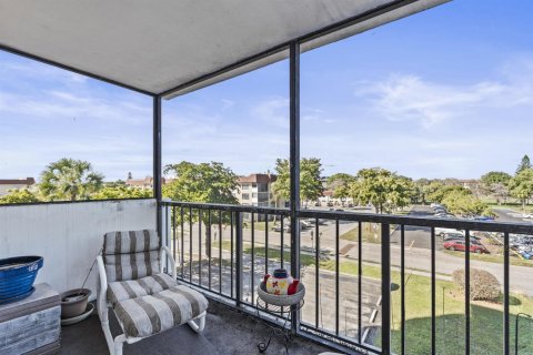 Condo in Lauderhill, Florida, 2 bedrooms  № 2183038 - photo 18