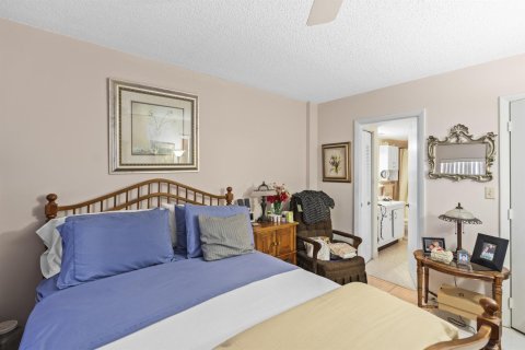 Condo in Lauderhill, Florida, 2 bedrooms  № 2183038 - photo 15