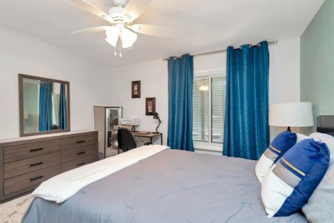 Купить кондоминиум в Сент-Питерсберг, Флорида 4 комнаты, 102.19м2, № 2093526 - фото 20