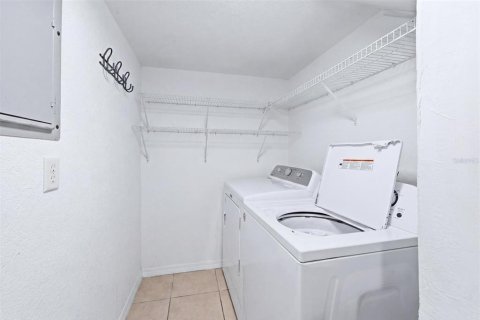 Immobilier commercial à vendre à Englewood, Floride: 4 chambres, 246.38 m2 № 2267187 - photo 13