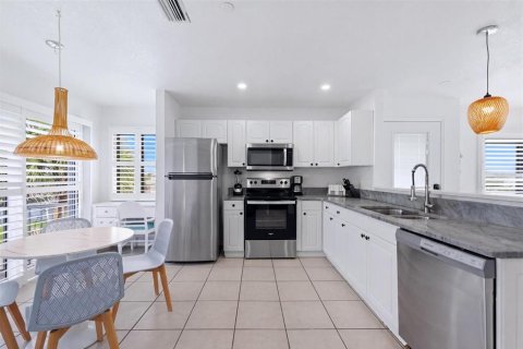 Immobilier commercial à vendre à Englewood, Floride: 4 chambres, 246.38 m2 № 2267187 - photo 9