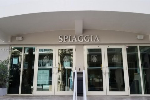 Снять в аренду кондоминиум в Серфсайд, Флорида 4 спальни, 263.66м2, № 1974216 - фото 3