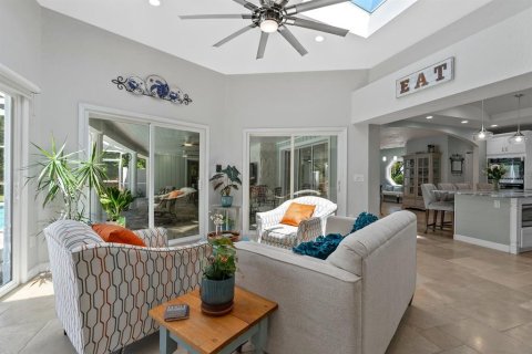 Casa en venta en Palm Harbor, Florida, 5 dormitorios, 358.6 m2 № 1857818 - foto 20