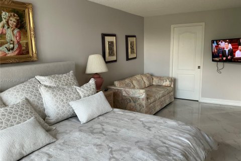 Снять в аренду кондоминиум в Халландейл-Бич, Флорида 2 спальни, 104.98м2, № 2006044 - фото 17