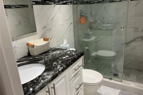 Снять в аренду кондоминиум в Халландейл-Бич, Флорида 2 спальни, 104.98м2, № 2006044 - фото 14