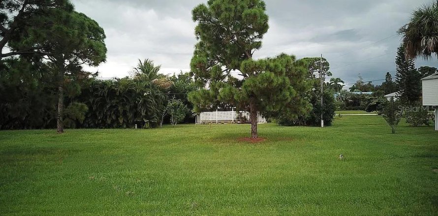 Terrain à Bokeelia, Floride № 2214737