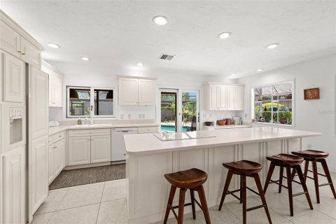 House in Bradenton, Florida 3 bedrooms, 177.35 sq.m. № 1755103 - photo 12