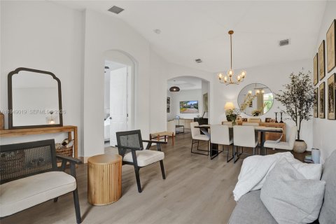 Купить виллу или дом в Пальметто-Бей, Флорида 3 спальни, 136.29м2, № 2005427 - фото 4