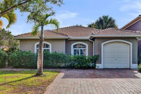 Купить виллу или дом в Пальметто-Бей, Флорида 3 спальни, 136.29м2, № 2005427 - фото 1