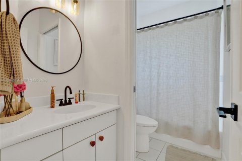 Купить виллу или дом в Пальметто-Бей, Флорида 3 спальни, 136.29м2, № 2005427 - фото 17