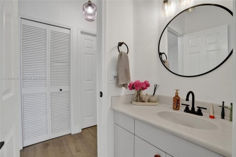 Купить виллу или дом в Пальметто-Бей, Флорида 3 спальни, 136.29м2, № 2005427 - фото 18