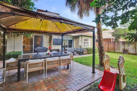 Купить виллу или дом в Пальметто-Бей, Флорида 3 спальни, 136.29м2, № 2005427 - фото 29