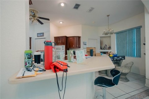House in Orlando, Florida 4 bedrooms, 329.43 sq.m. № 2225112 - photo 16
