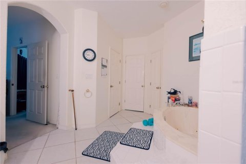 House in Orlando, Florida 4 bedrooms, 329.43 sq.m. № 2225112 - photo 30