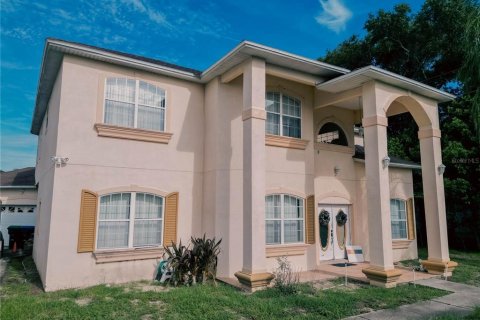 House in Orlando, Florida 4 bedrooms, 329.43 sq.m. № 2225112 - photo 2