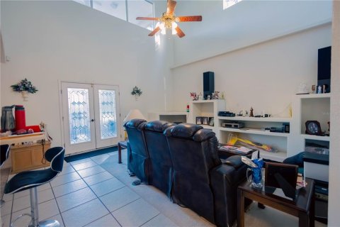 House in Orlando, Florida 4 bedrooms, 329.43 sq.m. № 2225112 - photo 13