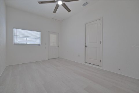 House in Englewood, Florida 3 bedrooms, 124.86 sq.m. № 1914610 - photo 26