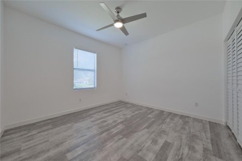 House in Englewood, Florida 3 bedrooms, 124.86 sq.m. № 1914610 - photo 16