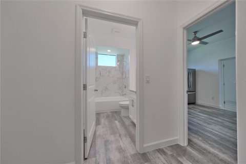 House in Englewood, Florida 3 bedrooms, 124.86 sq.m. № 1914610 - photo 15