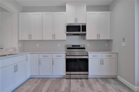 House in Englewood, Florida 3 bedrooms, 124.86 sq.m. № 1914610 - photo 6