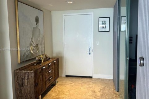 Condominio en alquiler en Hallandale Beach, Florida, 3 dormitorios, 191.84 m2 № 1986462 - foto 5