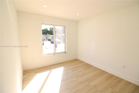 Casa en venta en Cutler Bay, Florida, 3 dormitorios, 127.18 m2 № 1970593 - foto 21