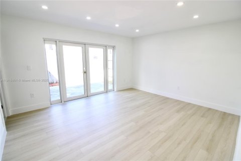 Casa en venta en Cutler Bay, Florida, 3 dormitorios, 127.18 m2 № 1970593 - foto 14