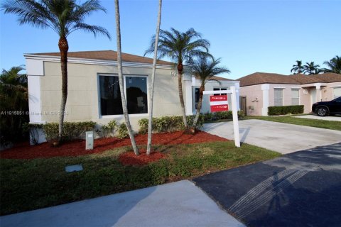 Casa en venta en Cutler Bay, Florida, 3 dormitorios, 127.18 m2 № 1970593 - foto 27