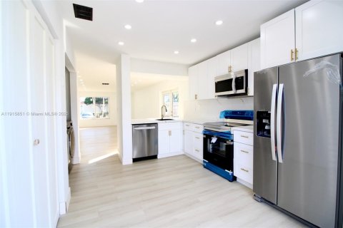 Casa en venta en Cutler Bay, Florida, 3 dormitorios, 127.18 m2 № 1970593 - foto 10