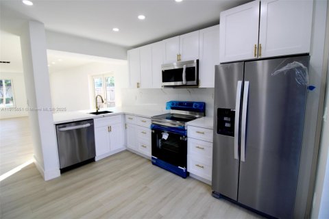 Casa en venta en Cutler Bay, Florida, 3 dormitorios, 127.18 m2 № 1970593 - foto 9