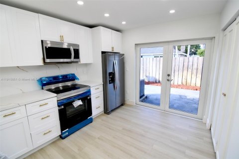 Casa en venta en Cutler Bay, Florida, 3 dormitorios, 127.18 m2 № 1970593 - foto 8