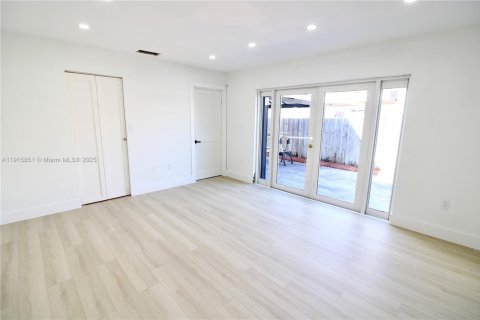 Casa en venta en Cutler Bay, Florida, 3 dormitorios, 127.18 m2 № 1970593 - foto 15