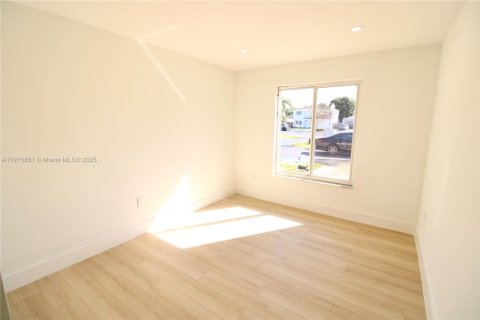 Casa en venta en Cutler Bay, Florida, 3 dormitorios, 127.18 m2 № 1970593 - foto 19