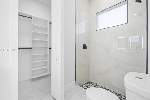 House in Lehigh Acres, Florida 3 bedrooms, 117.99 sq.m. № 1989333 - photo 16