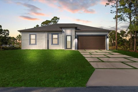 House in Lehigh Acres, Florida 3 bedrooms, 117.99 sq.m. № 1989333 - photo 2