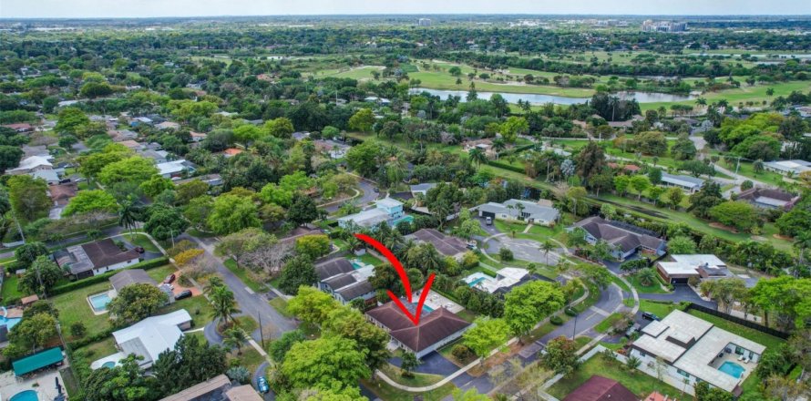 Casa en Plantation, Florida 4 dormitorios, 297.29 m2 № 1162824