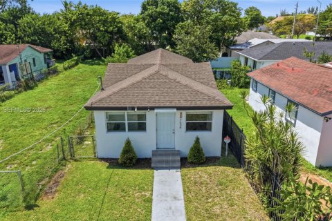 Casa en Miami, Florida 3 dormitorios, 98.48 m2 № 2357080