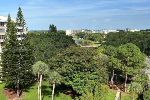 Condo in Lauderhill, Florida, 2 bedrooms № 2153884 - photo 10