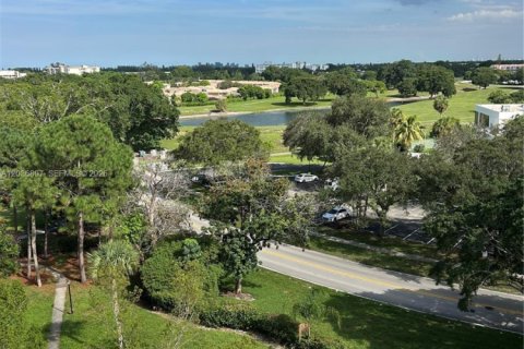 Condo in Lauderhill, Florida, 2 bedrooms № 2153884 - photo 11