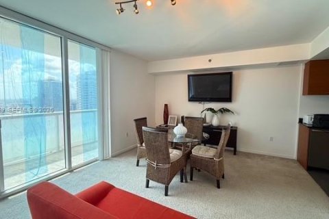 Condo in Miami, Florida № 2152429 - photo 2