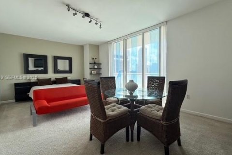 Condo in Miami, Florida № 2152429 - photo 4
