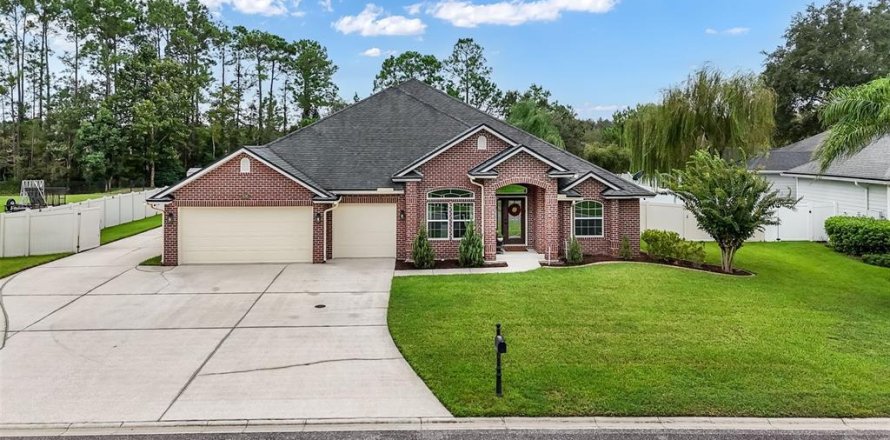 House in Saint Augustine, Florida 5 bedrooms, 279.73 sq.m. № 2393471