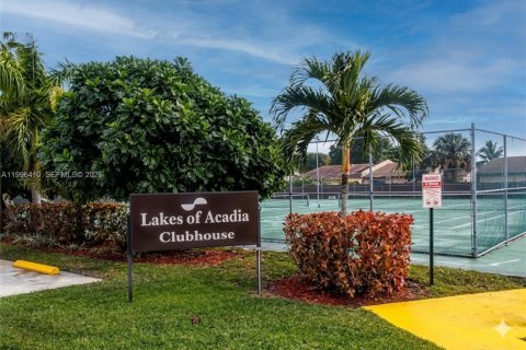 Townhouse in Miami Gardens, Florida 3 bedrooms, 155.89 sq.m. № 2058409 - photo 18