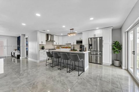 Townhouse in Miami Gardens, Florida 3 bedrooms, 155.89 sq.m. № 2058409 - photo 5