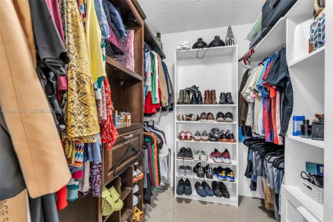 Townhouse in Miami Gardens, Florida 3 bedrooms, 155.89 sq.m. № 2058409 - photo 26