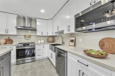 Townhouse in Miami Gardens, Florida 3 bedrooms, 155.89 sq.m. № 2058409 - photo 6