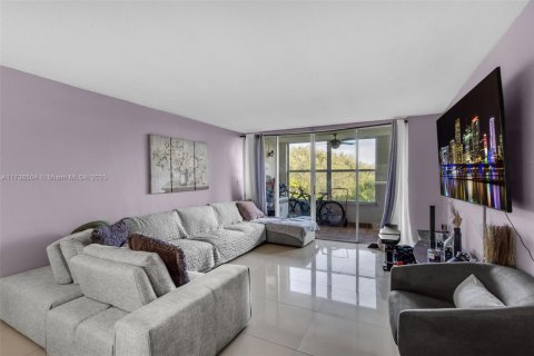 Condo in Miami, Florida, 2 bedrooms  № 1487170 - photo 5