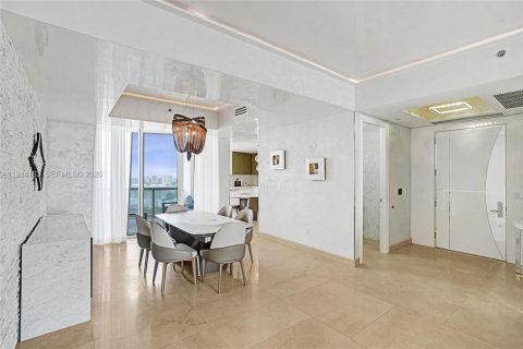 Condo in Sunny Isles Beach, Florida, 3 bedrooms  № 2001604 - photo 11