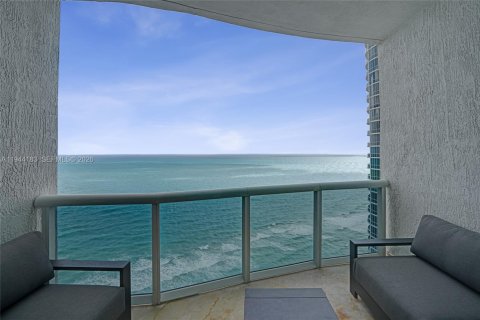 Condo in Sunny Isles Beach, Florida, 3 bedrooms  № 2001604 - photo 5
