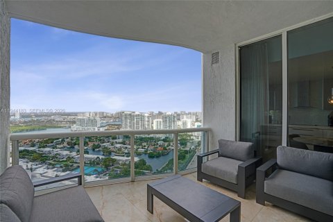 Condo in Sunny Isles Beach, Florida, 3 bedrooms  № 2001604 - photo 22